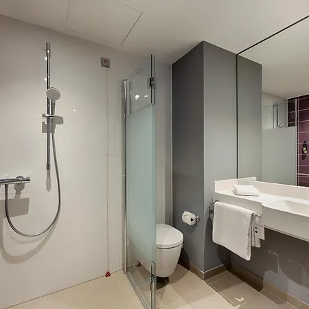 Premier Inn Duesseldorf City Friedrichstadt-3